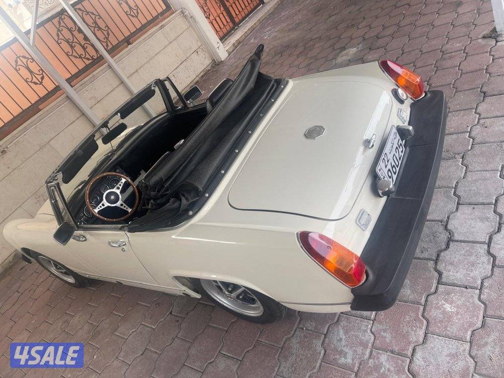 سيارة MG موديل 1975 مالك واحد2