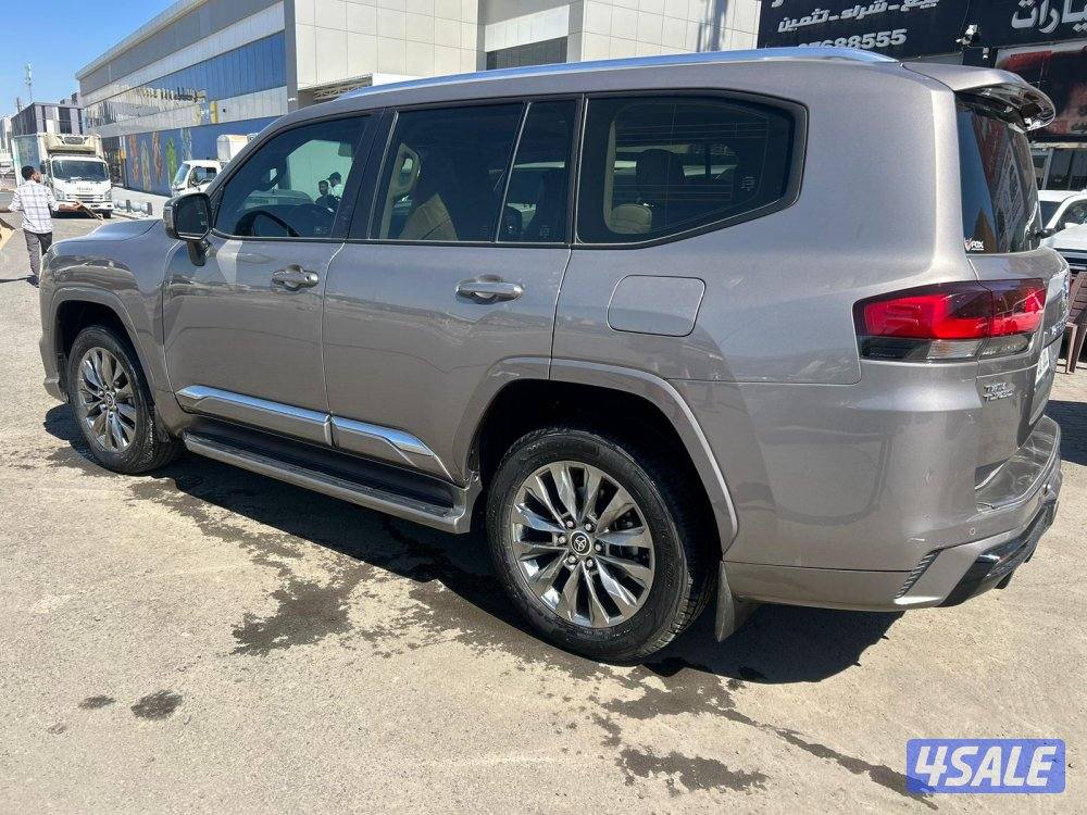 تويوتا لاند كروزر GX.R AEROs  twin turbo.V6 موديل 2023 ماشى 22.000 k.m3