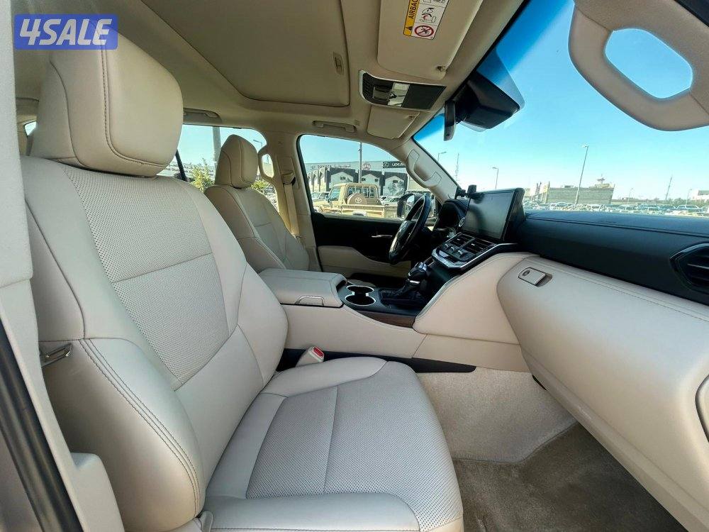 تويوتا لاند كروزر GX.R AEROs  twin turbo.V6 موديل 2023 ماشى 22.000 k.m5