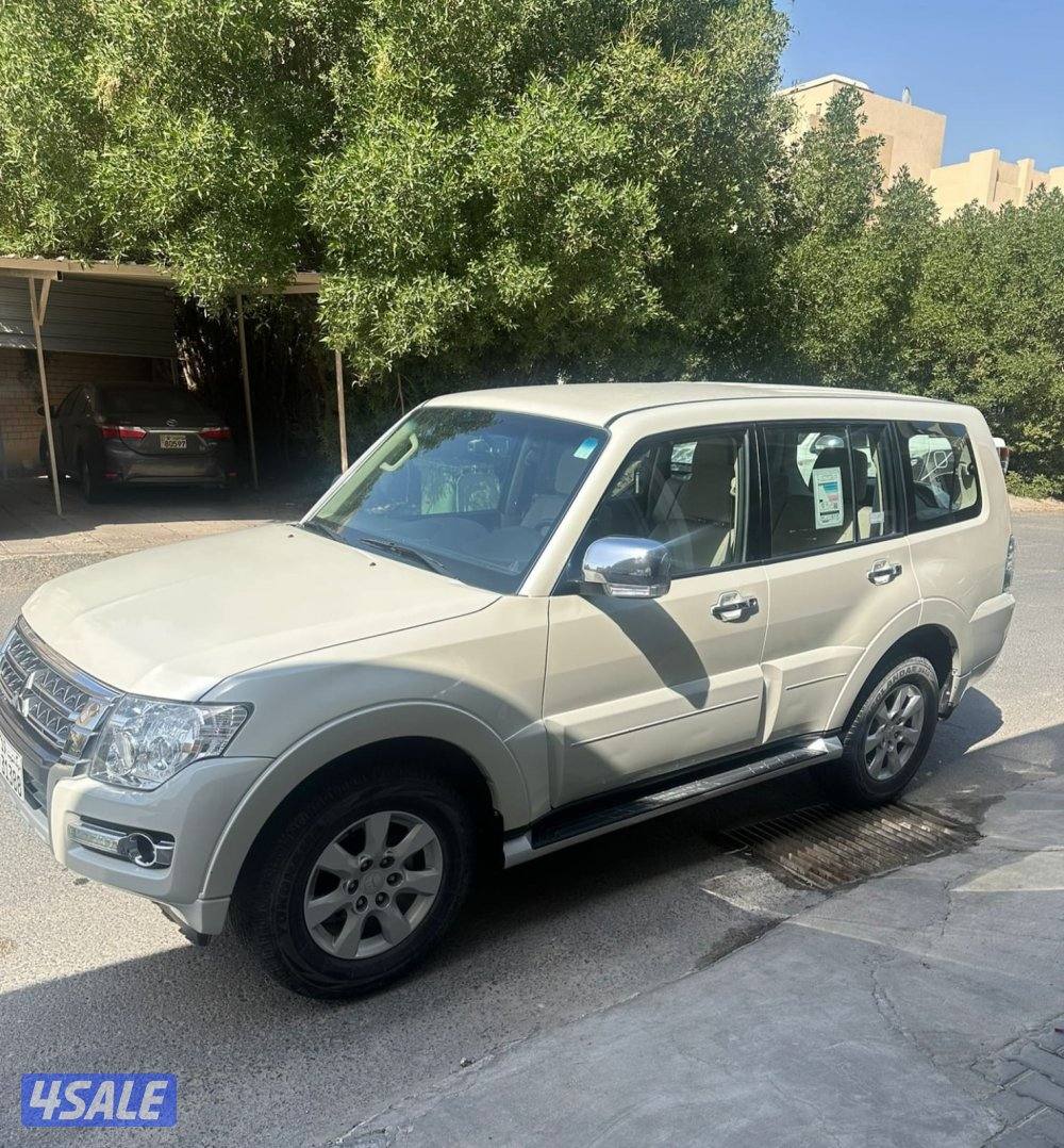 باجيرو ٢٠٢٠ وارد الوكاله عداد ٨ آلاف شرط الفحص صبغ وكاله شاشه وسنسر0