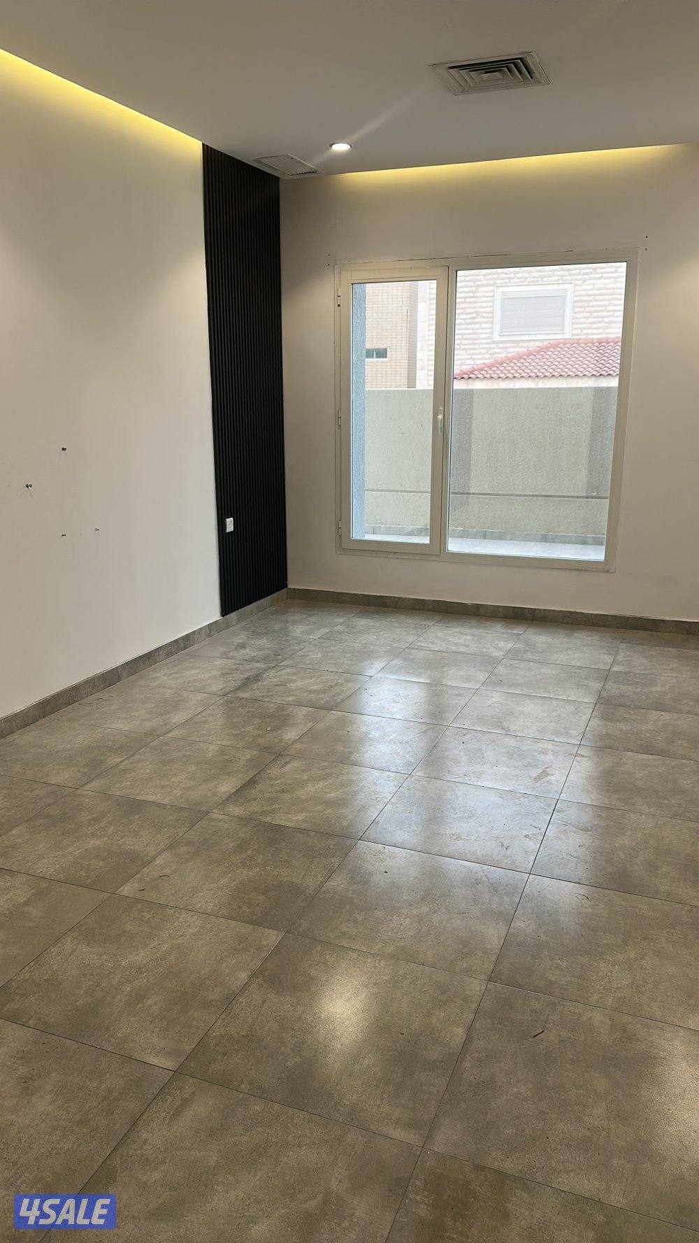 للايجار شقة بسلوى تحتوي على 4 غرف ماستر من المالك مباشرة قريبة من الخد1