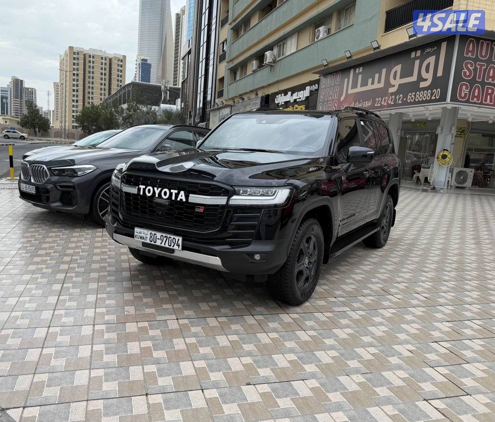 لاندكروس GR صبغ وكالة 2024 تحت الكفالة عداد 38 الف0