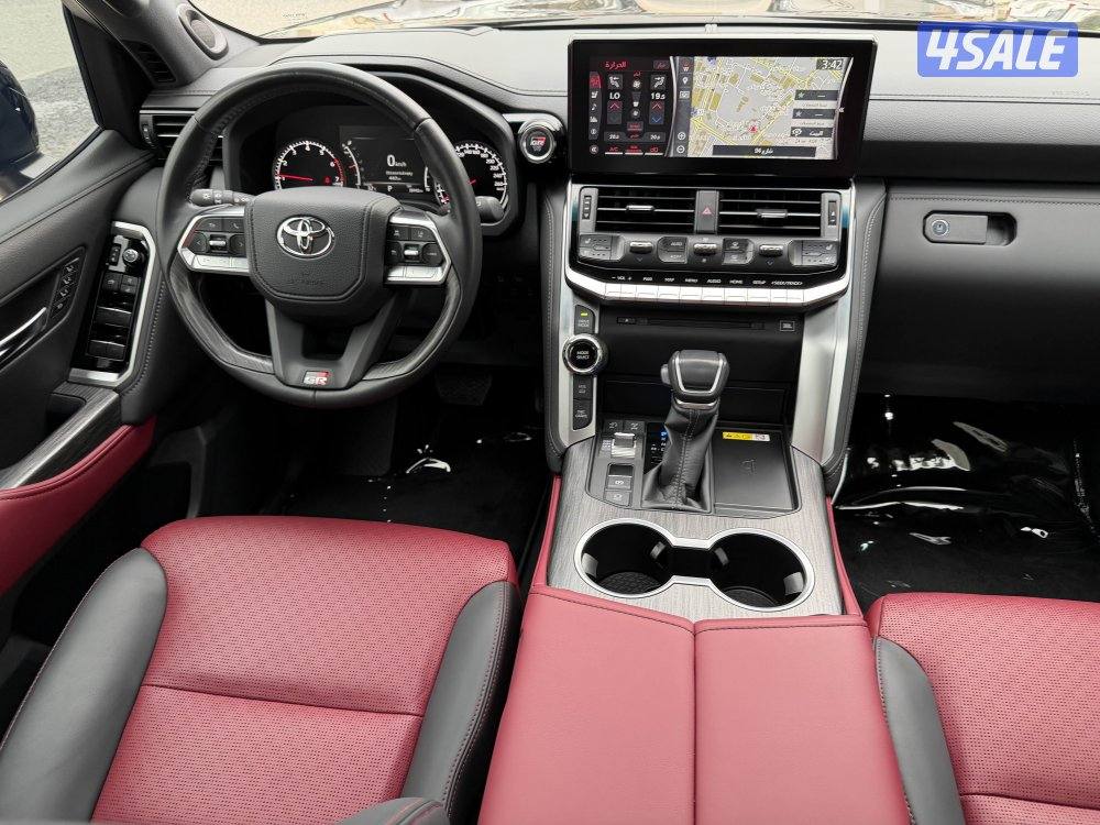 لاندكروس GR صبغ وكالة 2024 تحت الكفالة عداد 38 الف1