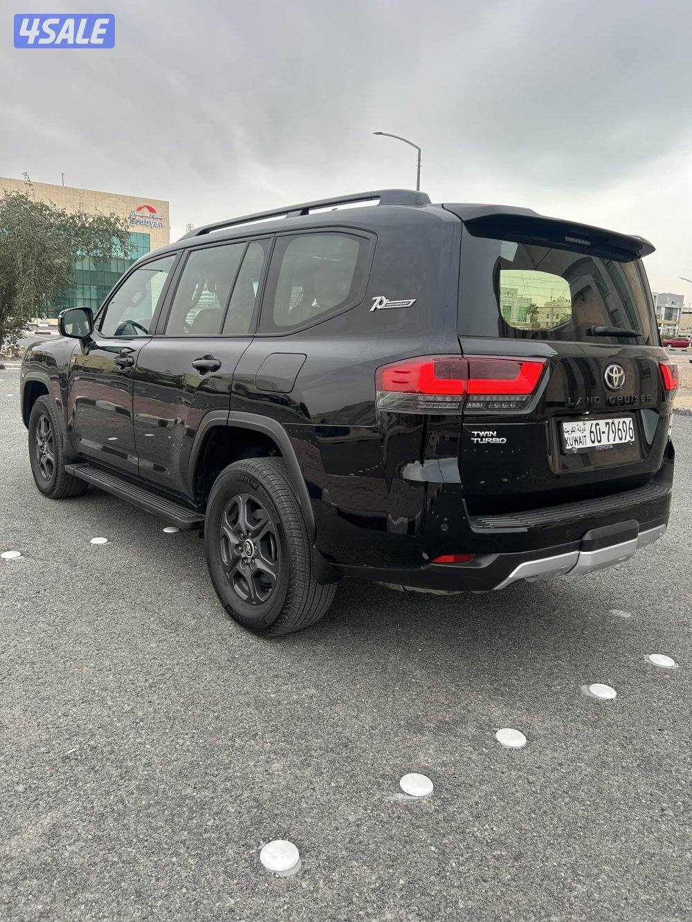 للبيع لاندكروز GR  ٢٠٢٢3