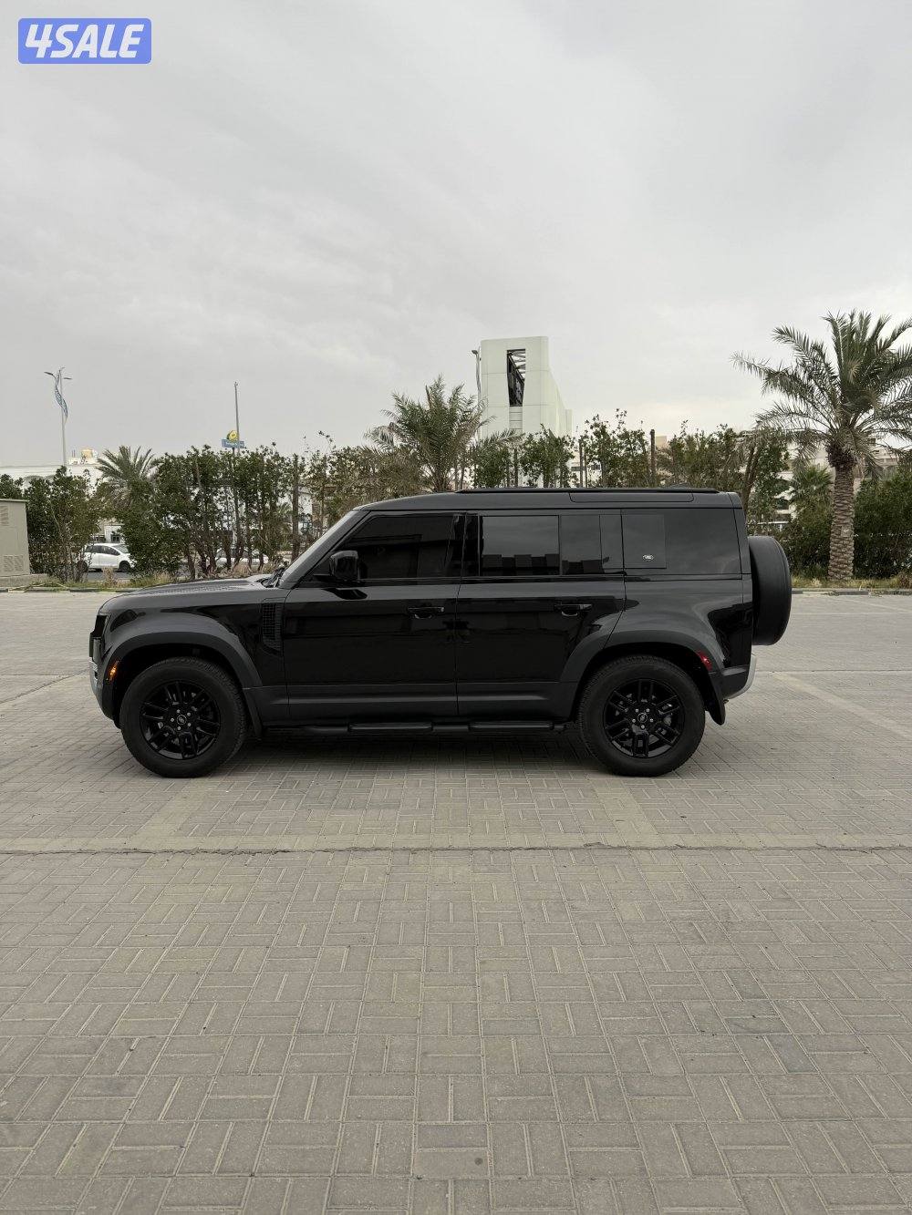 للبيع ديفندر 1100