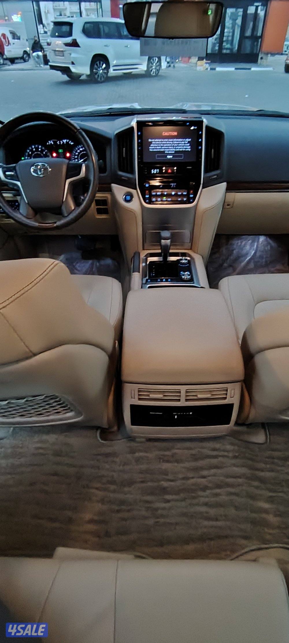 لاندكروز موديل 2017 ماشي ٧٠ نادر جدددا5