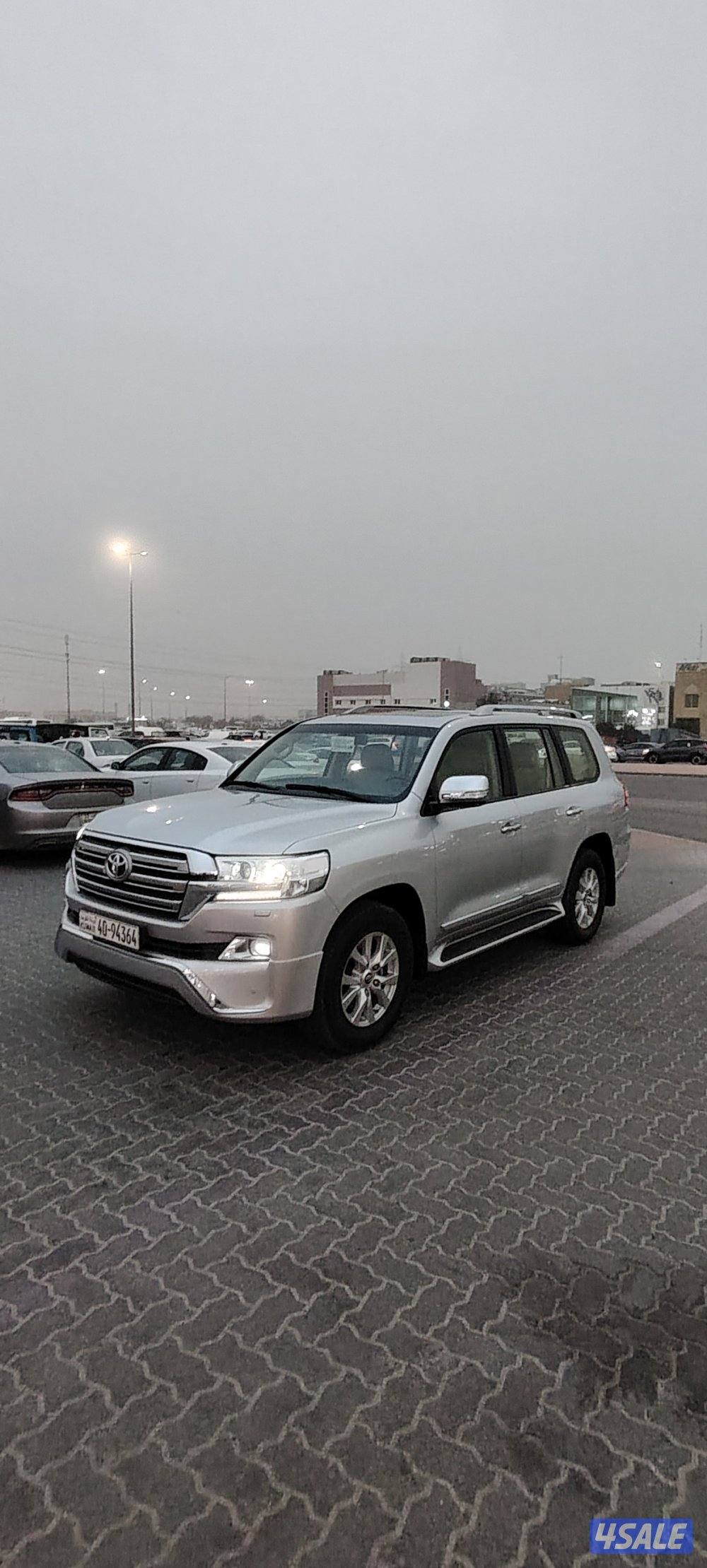 لاندكروز موديل 2017 ماشي ٧٠ نادر جدددا1