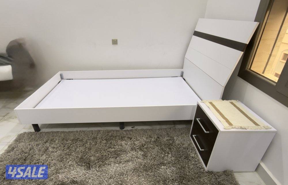 للبيع اثاث غرفة نوم نظيييف جدا5