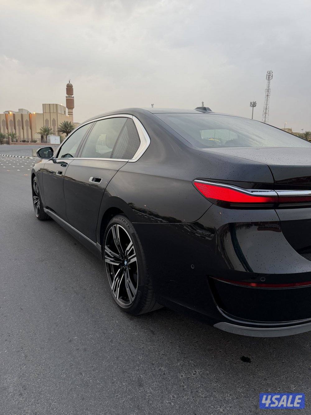 للبيع بي ام الفئه السابعه3