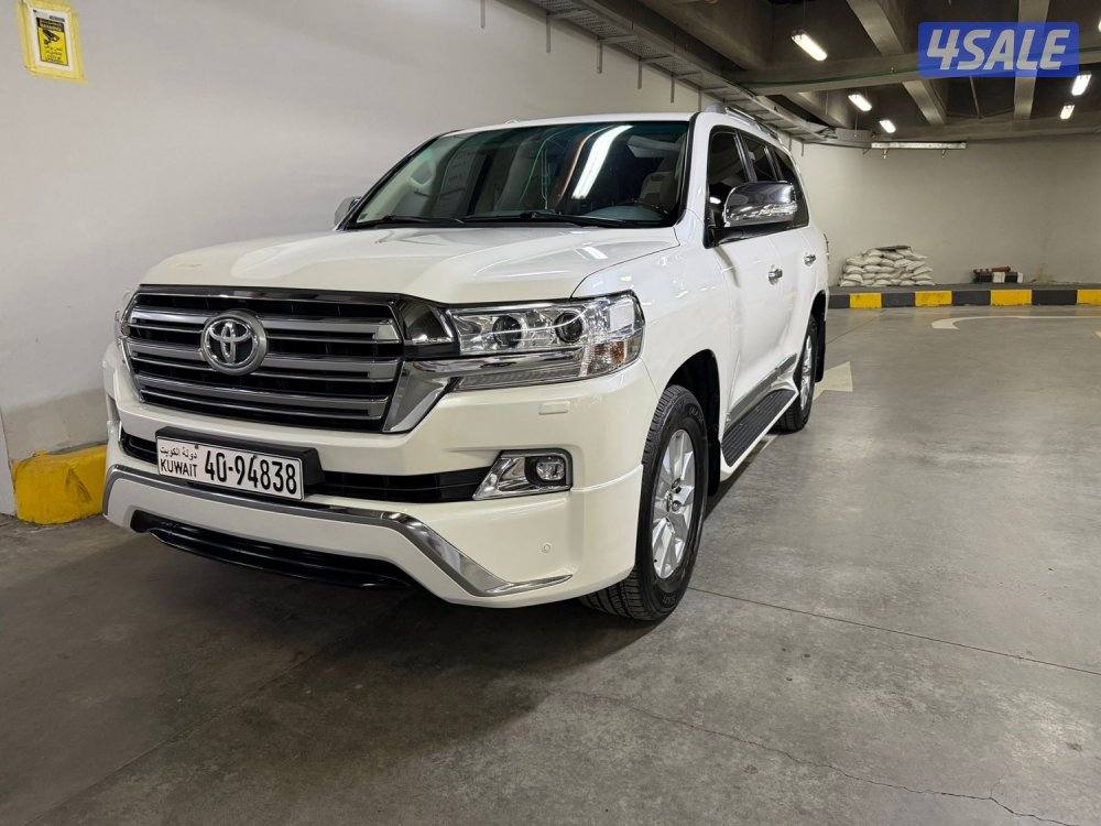 للبيع موديل2017 وارد الوكاله عداد215شرط الفحص1