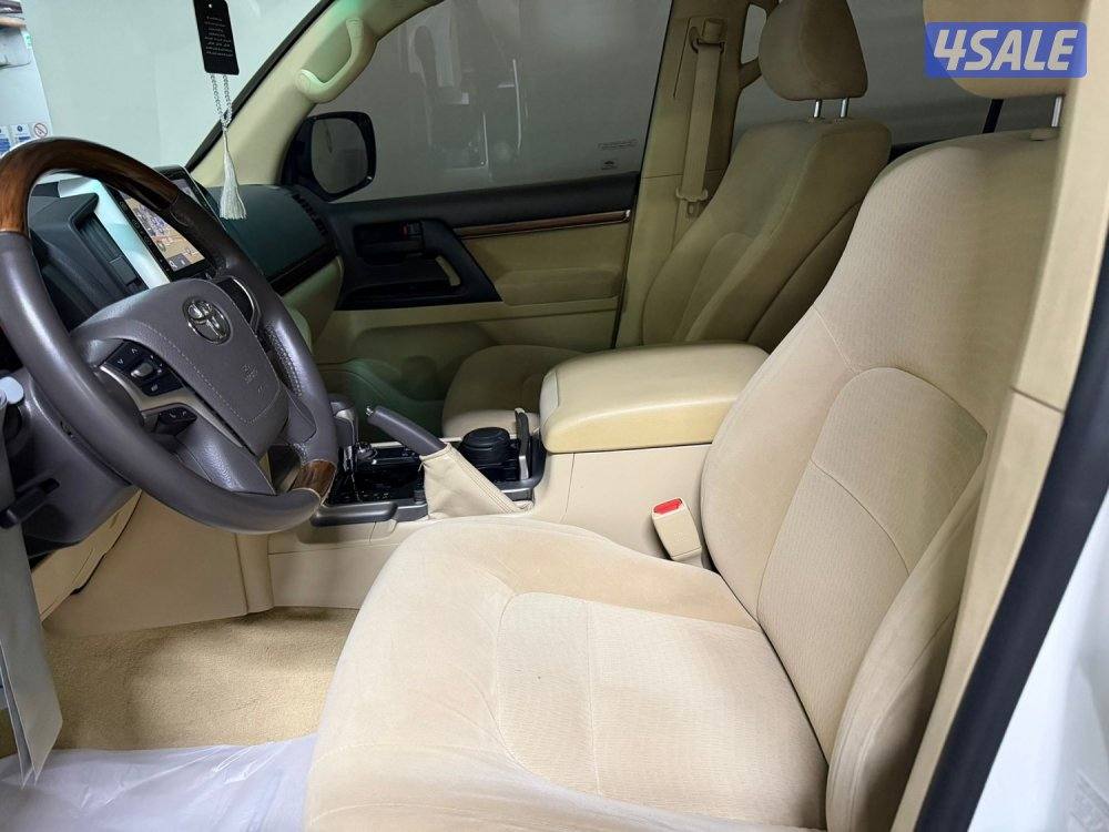 للبيع موديل2017 وارد الوكاله عداد215شرط الفحص4