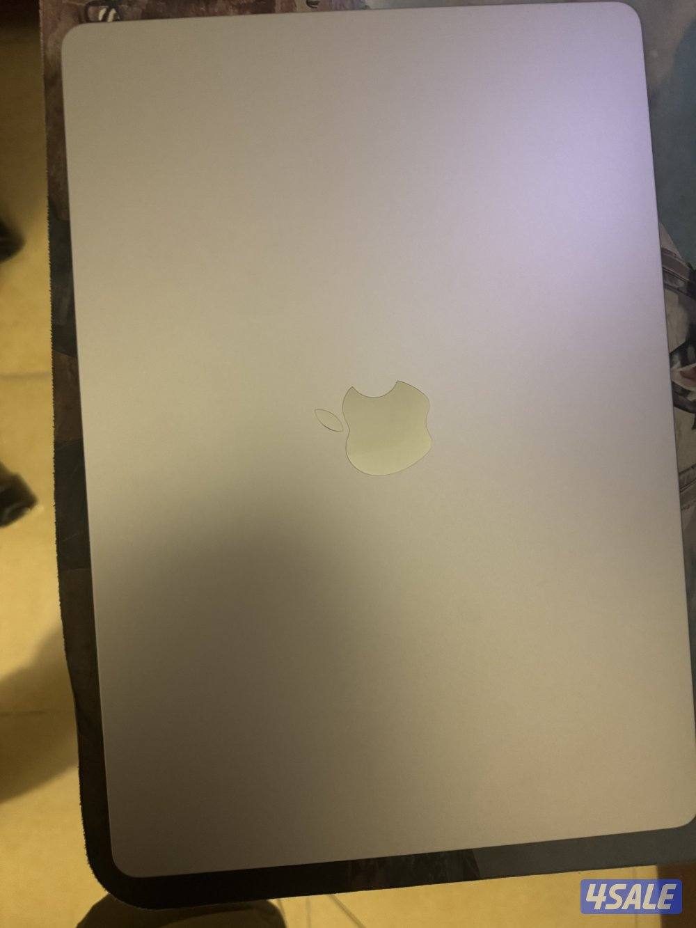 Used like a new. Macbook air M3 15 inch. 16GB ram. 512GB0