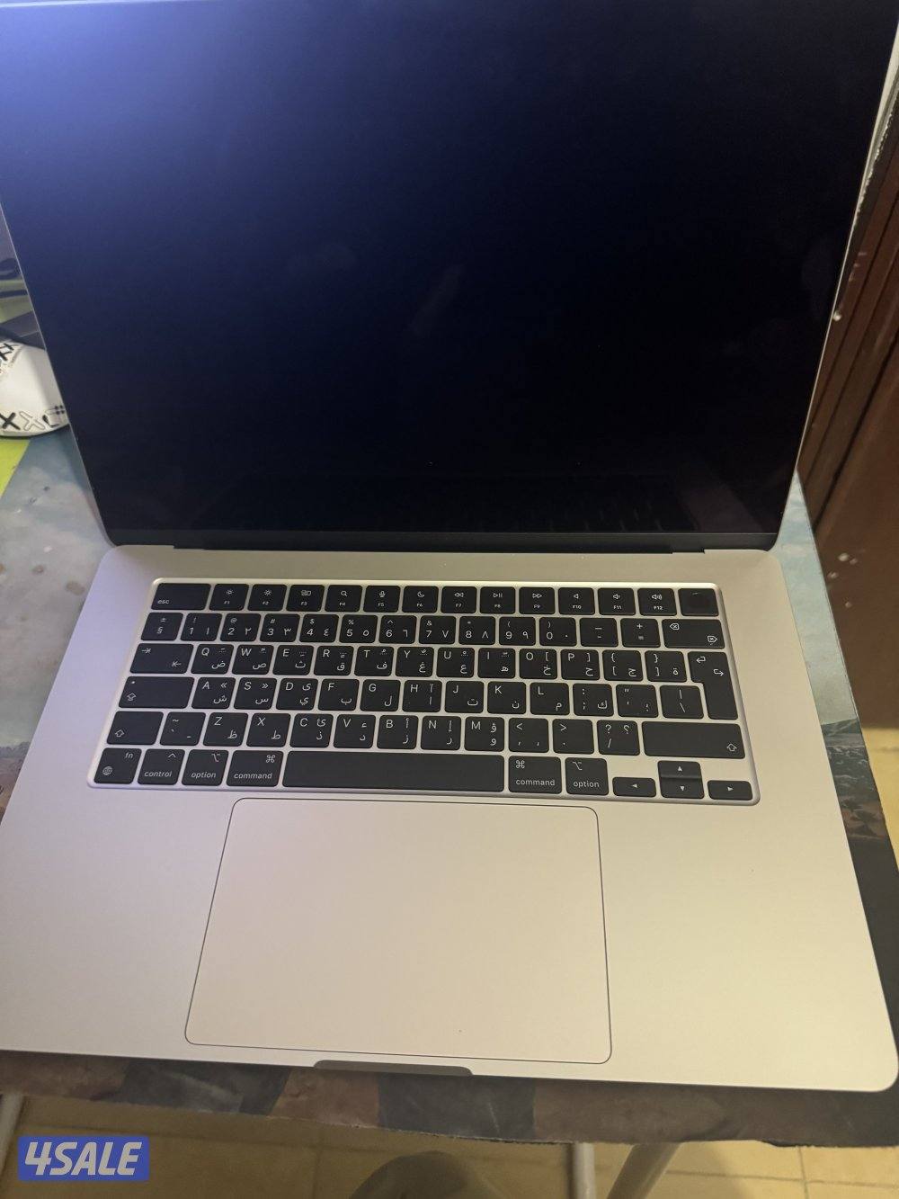 Used like a new. Macbook air M3 15 inch. 16GB ram. 512GB1