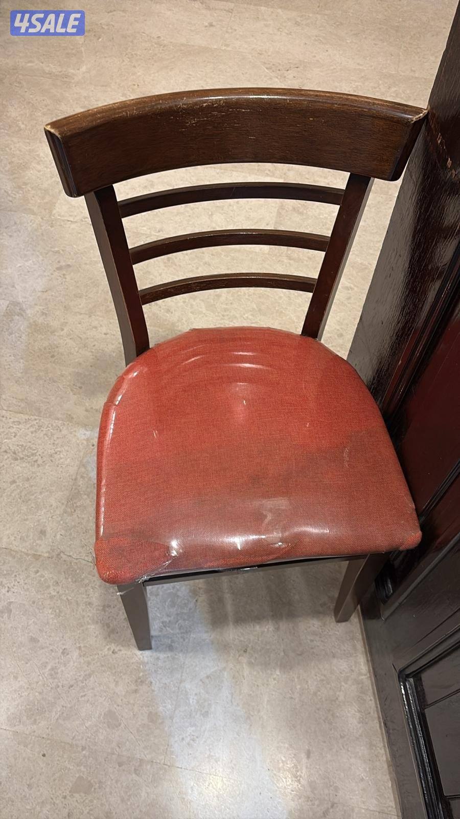 طاولات و كراسي للبيع0