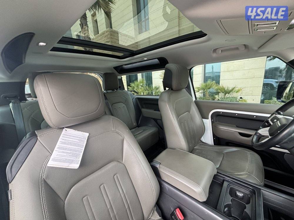 Land Rover Defender P400 / 90 V6 model 20213