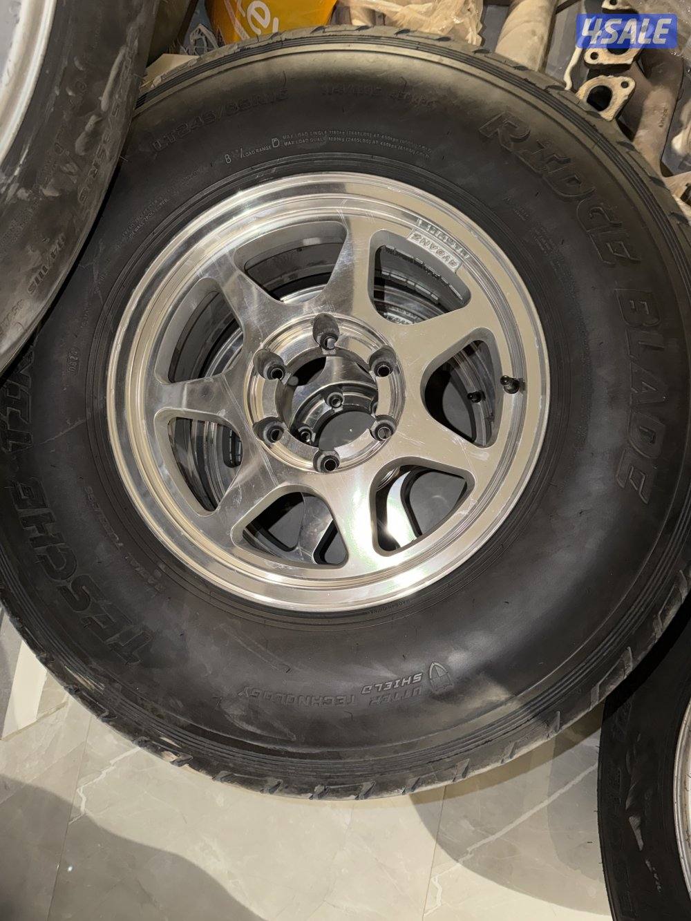 اربع رنقات مع توايرهن شبه يدد شواهين مع رنقين انكي ورنقين استرالي نظاف1