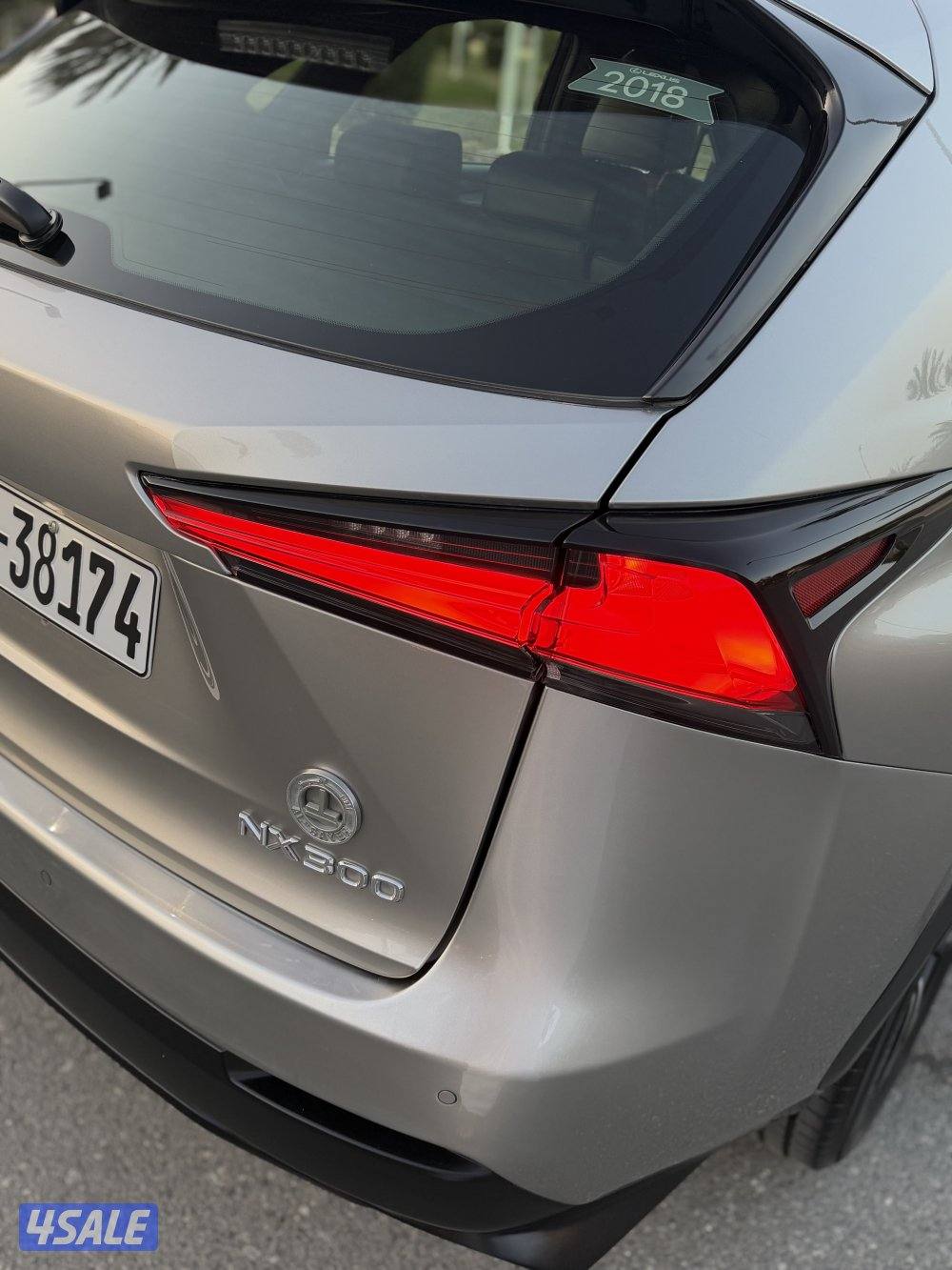 لكزسF SPORT  300NXصبغ وكالة عداد 70 الف5