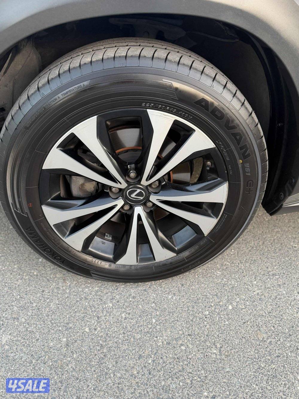 لكزسF SPORT  300NXصبغ وكالة عداد 70 الف7