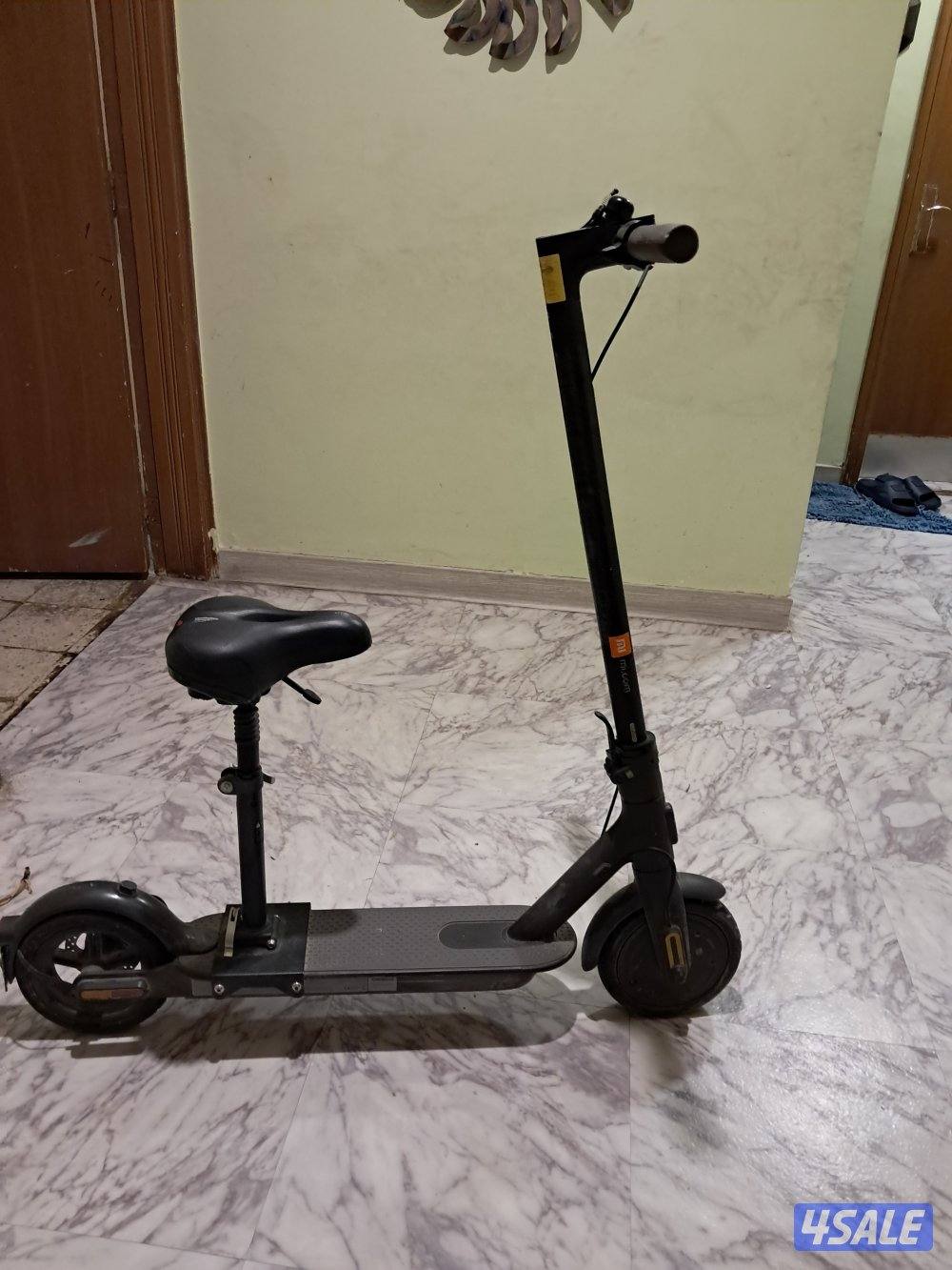 Xiaomi Mi Electric Scooter 1S - Black0