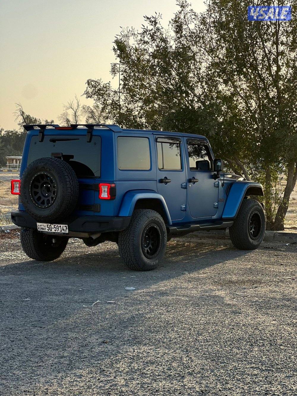 للبيع رانقلر نضيفه جداا لون مميز إضافات مميزه0