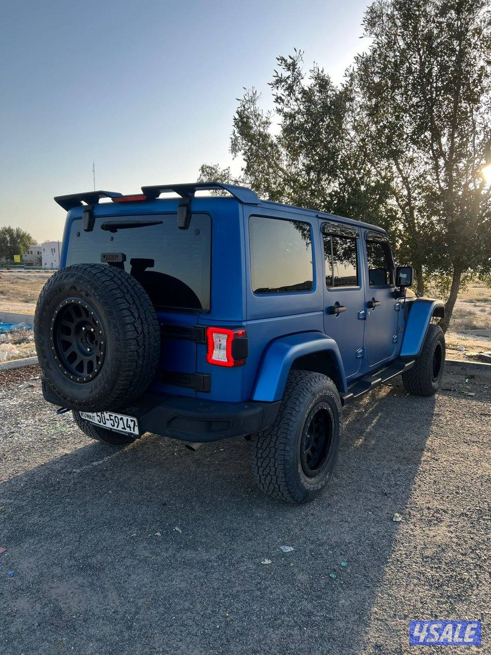 للبيع رانقلر نضيفه جداا لون مميز إضافات مميزه2