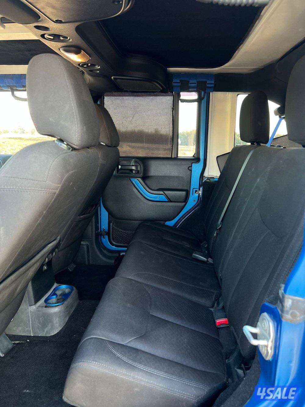 للبيع رانقلر نضيفه جداا لون مميز إضافات مميزه6