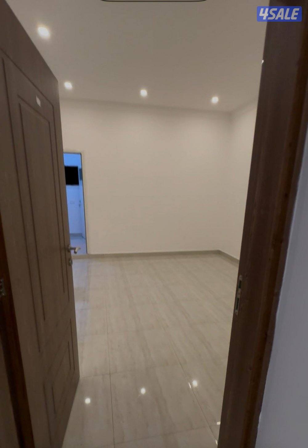 للايجار شقة / مطلوب معاريس كويتين1