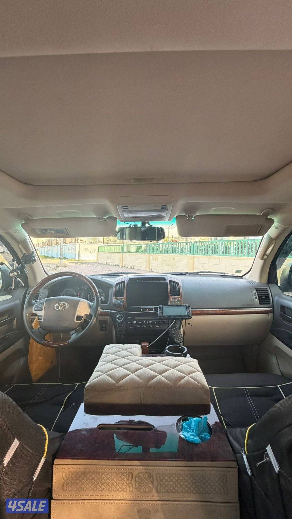 للبيع لاندكروزر 2013 جي اكس آر مجهز ومحول للرحلات بحالة جيدة15