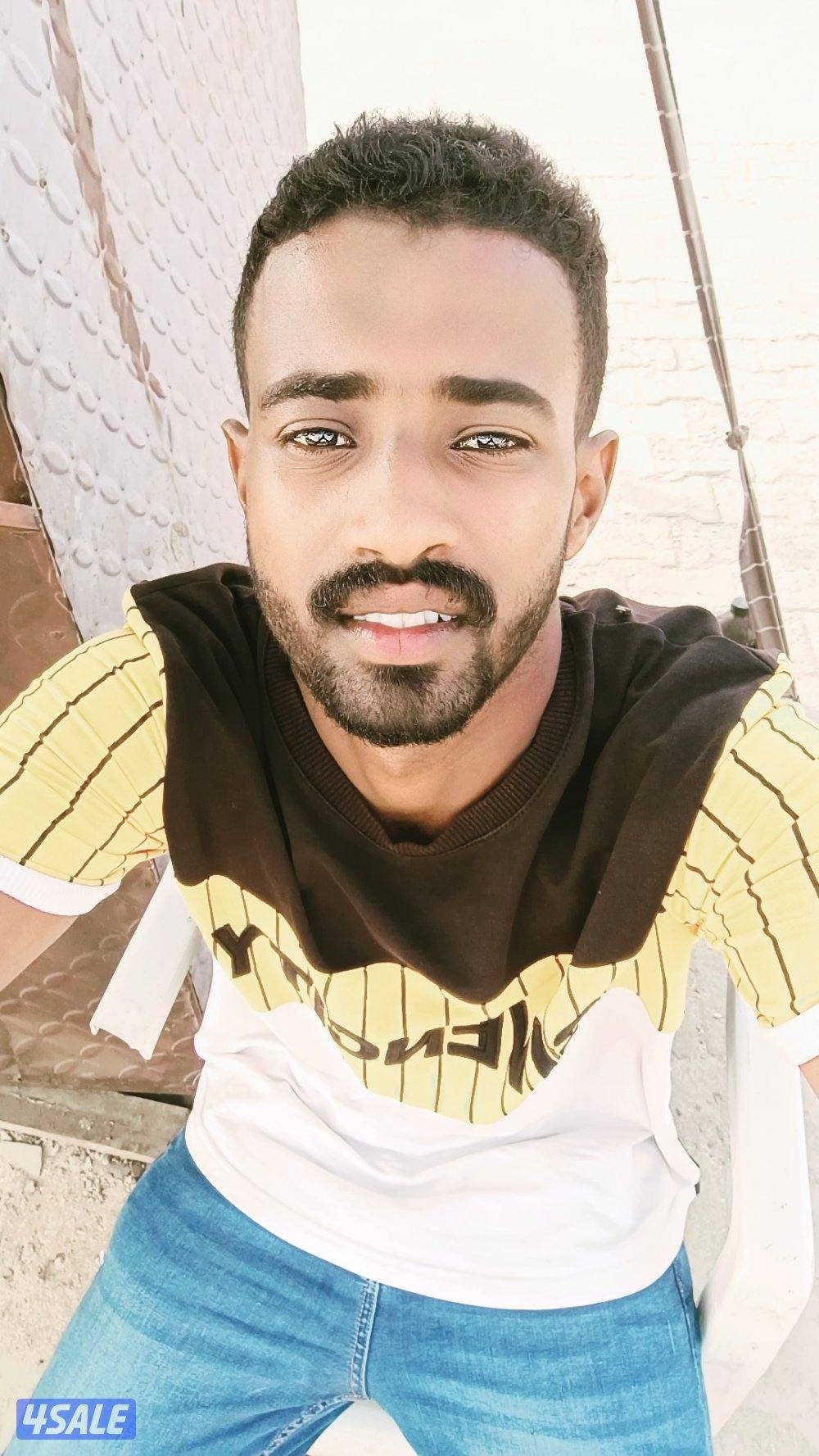 السلام عليكم انا ابحث عن عمل سوداني الجنسية0