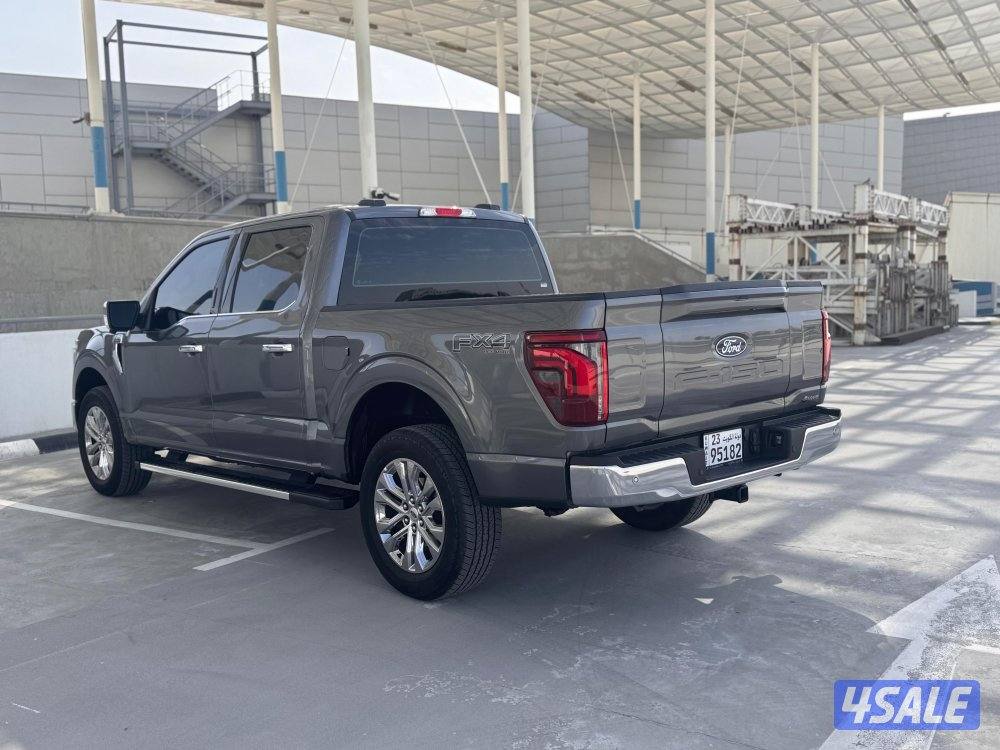 للبيع فورد لأريت موديل 2024 الغانم v8 صبغ الوكالة عداد 6 الاف كم3