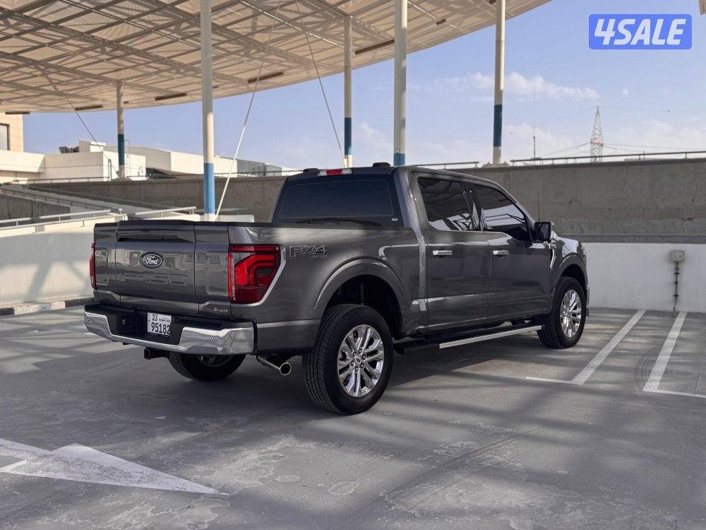 للبيع فورد لأريت موديل 2024 الغانم v8 صبغ الوكالة عداد 6 الاف كم4