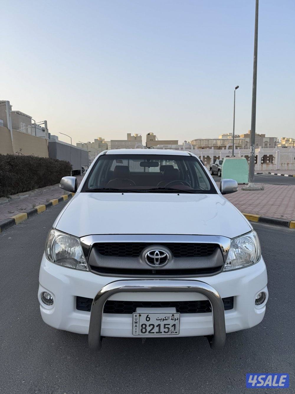 هايلكس 2009 صبغ الوكاله بحاله ممتازه جداً1