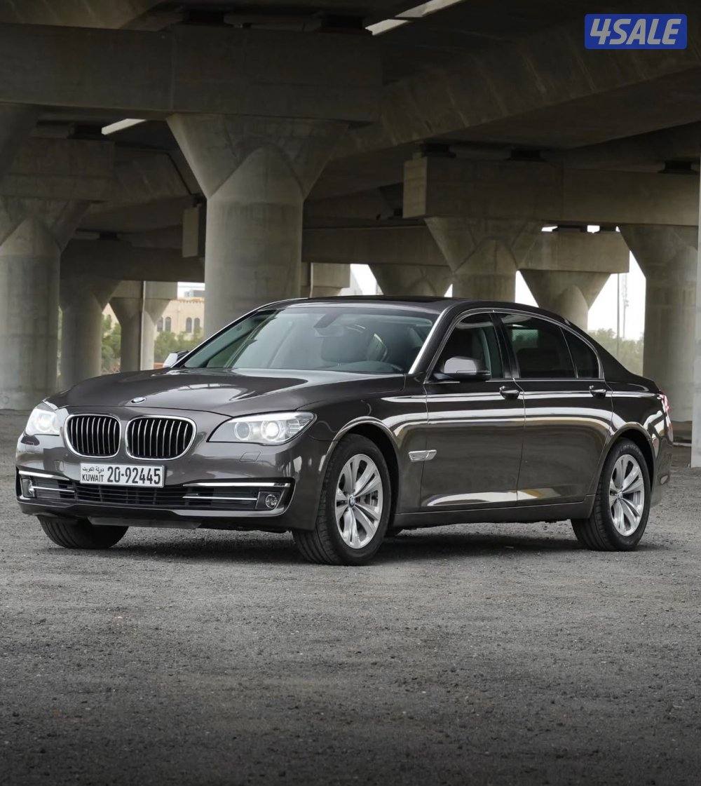 للبيع BMW 730 LI موديل 2013 عداد 62 الف كم صبغ الوكالة الغانم0