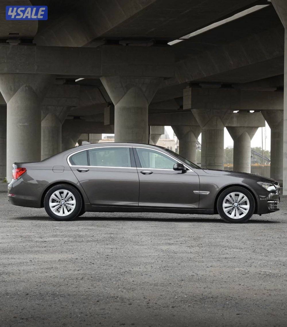 للبيع BMW 730 LI موديل 2013 عداد 62 الف كم صبغ الوكالة الغانم2