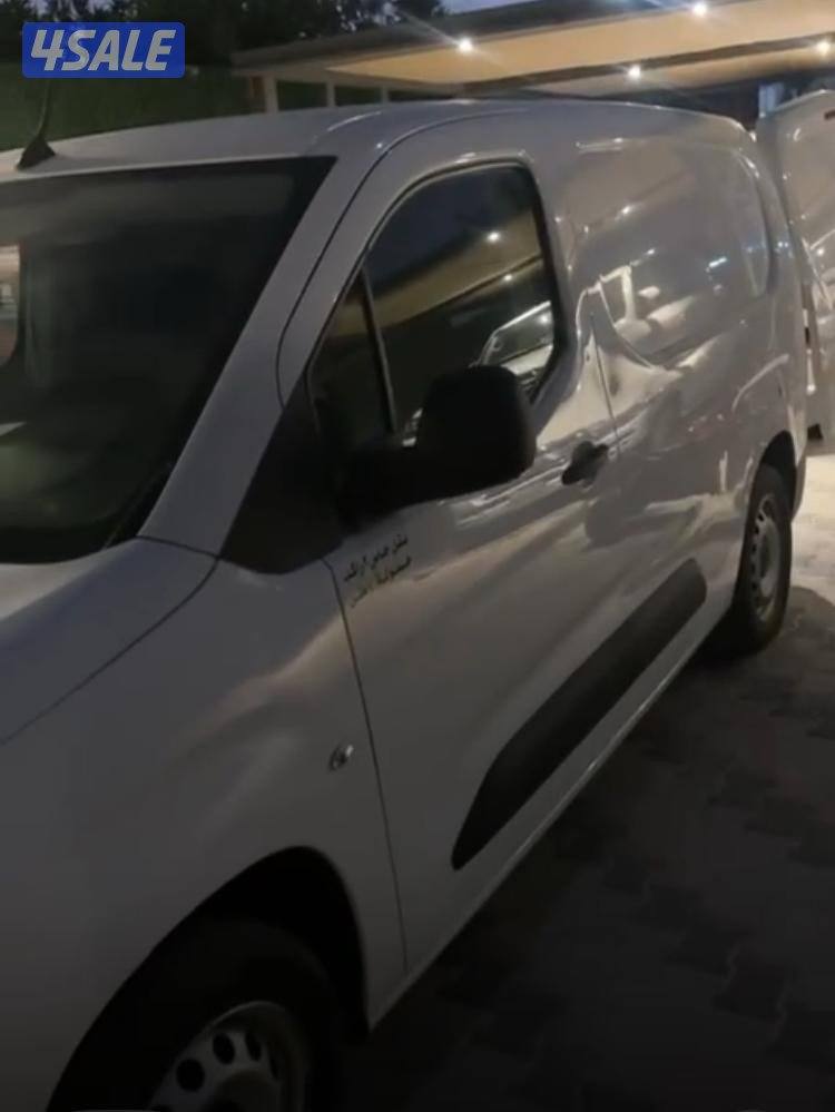 للبيع مشروع غسيل السيارات كامل متنقل0