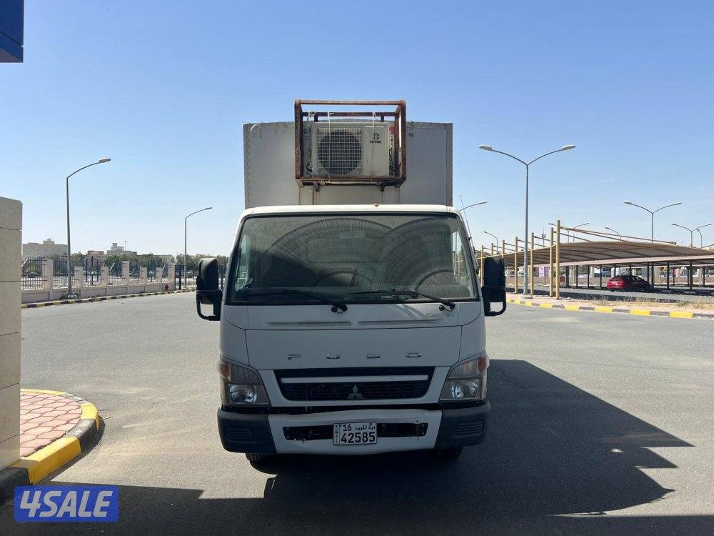 للبيع هاف لورى 5 متر صندوق بقالة او شاصي1