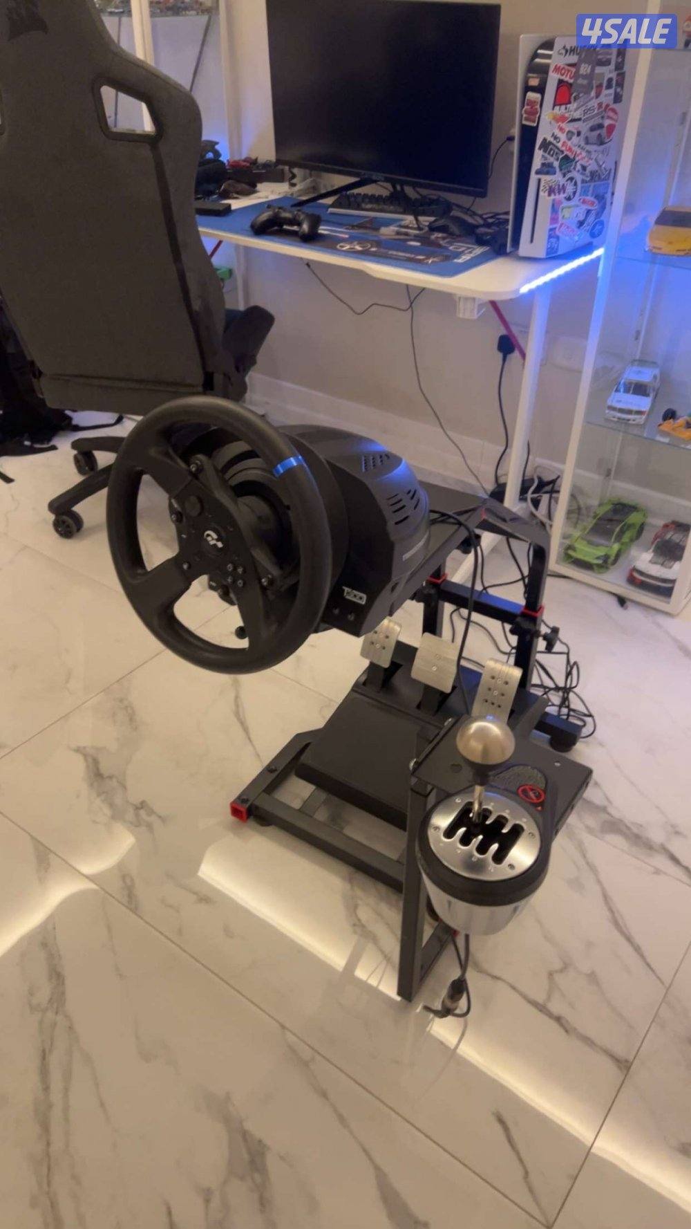 Thrustmaster steering wheel and gear0