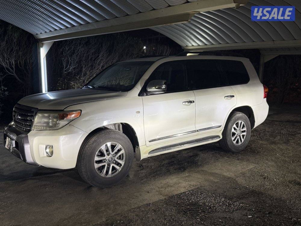 الي يدور النظيف للبيع لاند كروز 2009 G مجدد2015 سلندر66