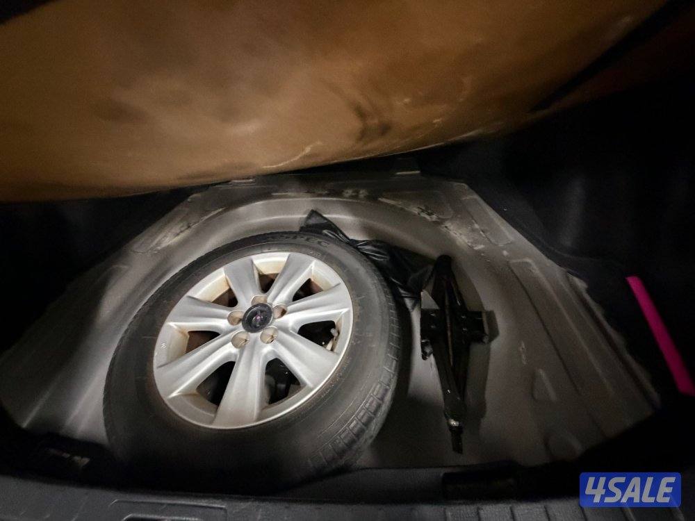 كورلا صبغ الوكاله موديل 2015 كامل المواصفات عداد قليل بحالة الوكاله12