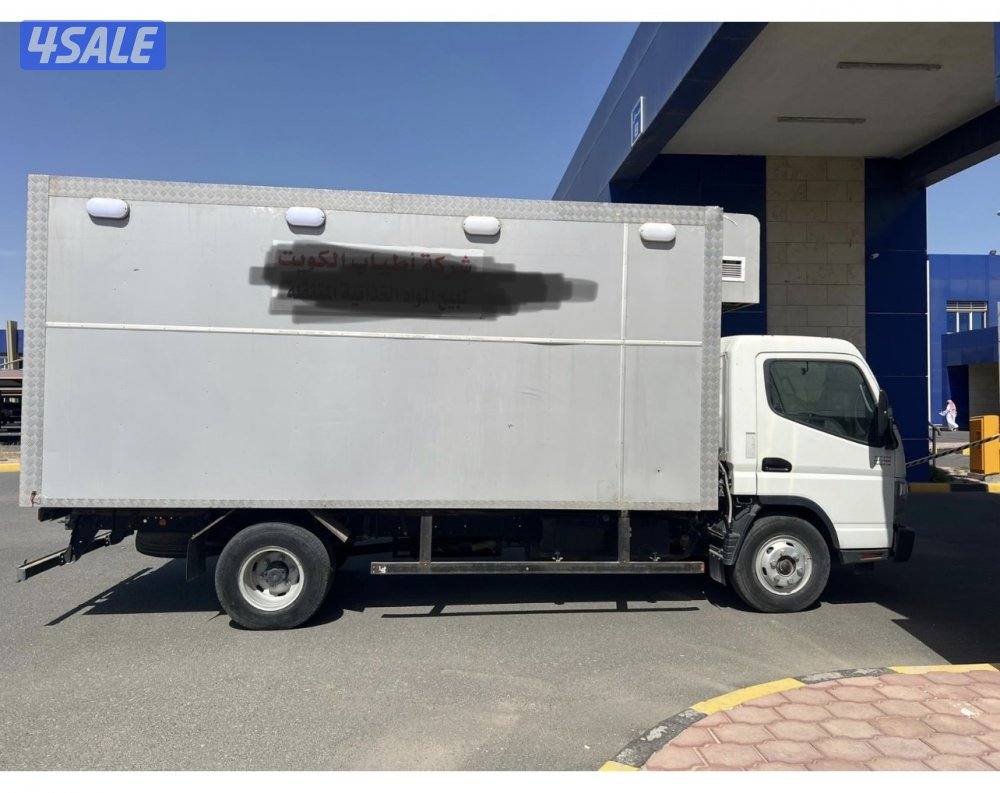 للبيع هاف لورى 5 متر صندوق بقالة او شاصي3