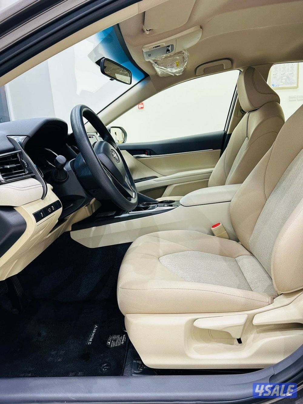 للبيع تويوتا كامري LE  2.5موديل 20244