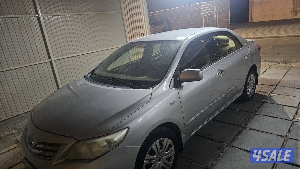 للبيع كورولا موديل 2013 ماشي 1920