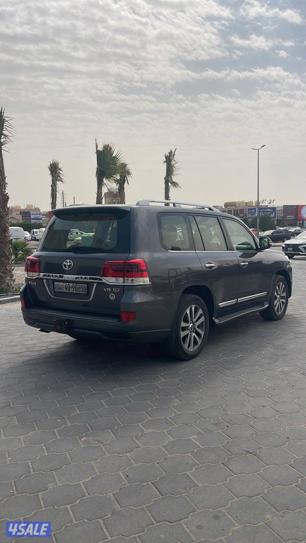 لاندكروز موديل 2018 صبغ الوكاله ماشي ٢٥٠2