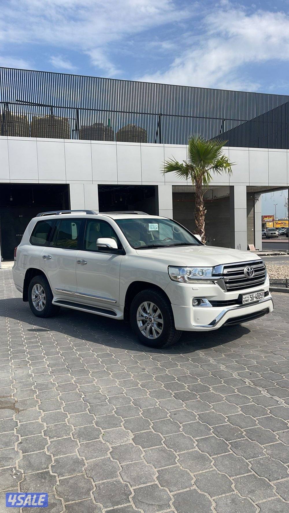 لاندكروز موديل 2018 صبغ الوكاله عداد ٣٣٠1