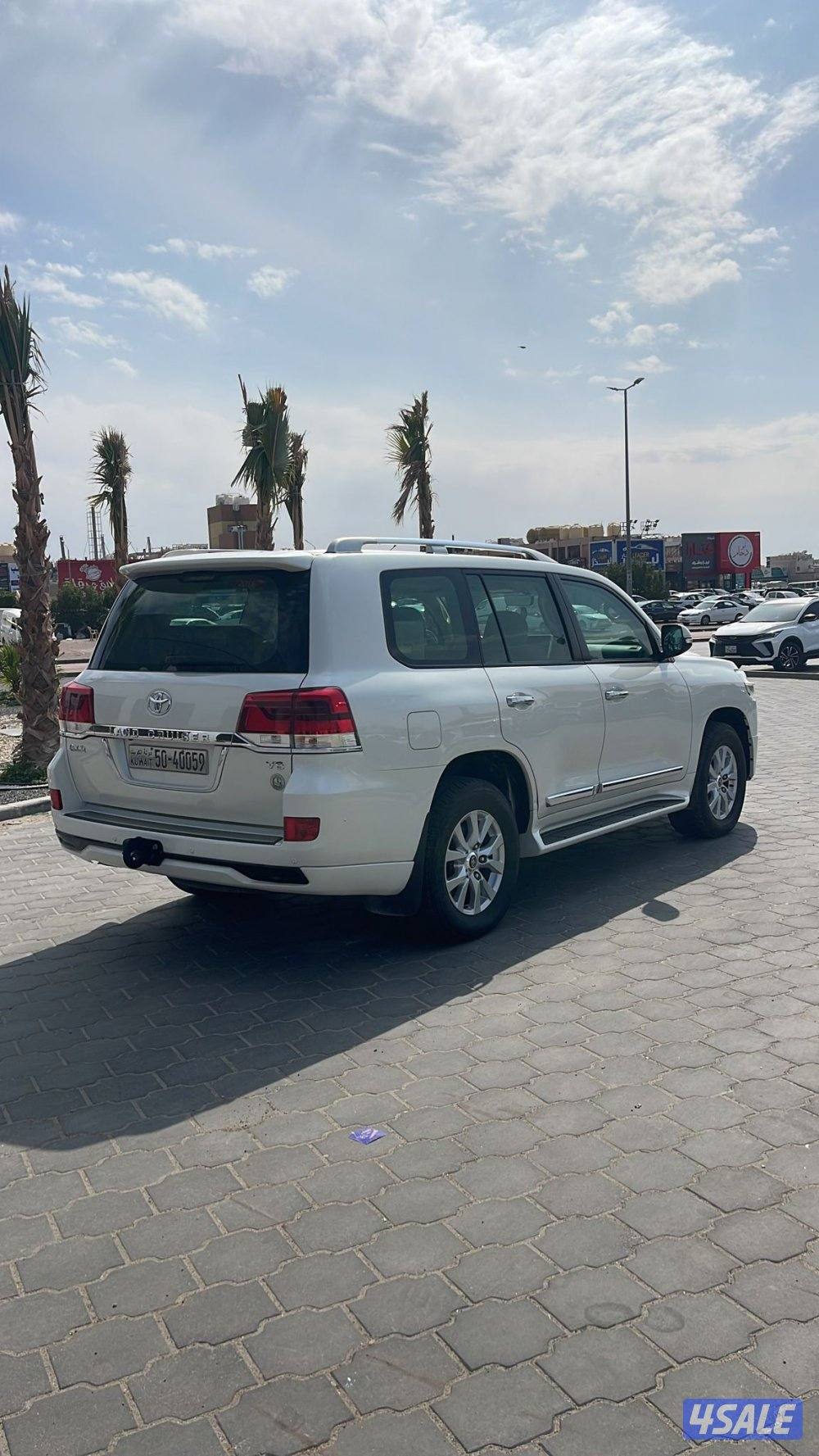 لاندكروز موديل 2018 صبغ الوكاله عداد ٣٣٠2