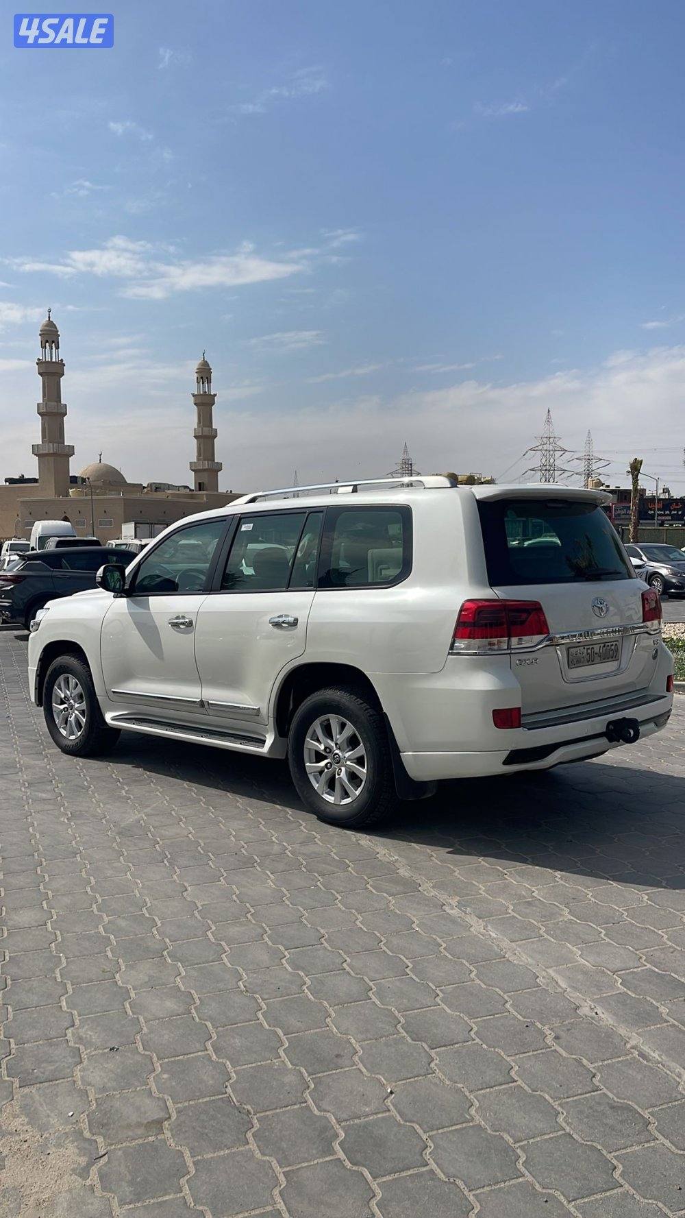 لاندكروز موديل 2018 صبغ الوكاله عداد ٣٣٠3