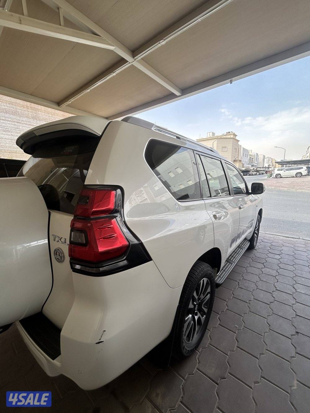 برادو 2022 ابيض شرط الفحص استعمال سيده عليه حمايه ربع11