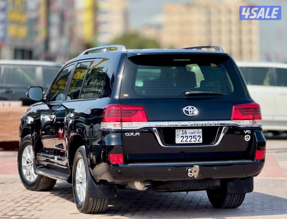 لاندكروزر 2019 صبغ الوكاله ( بحاله نادره )3