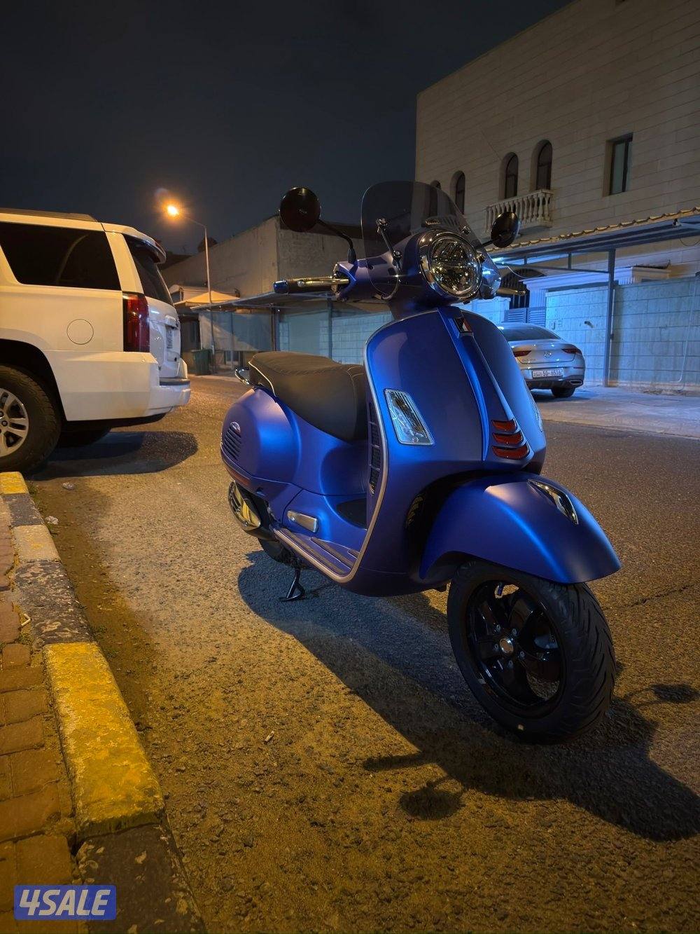 للبيع فيسباGTS300 موديل 2022 طلع من الوكاله 2025/9 ممشى اقل من100 كيلو2