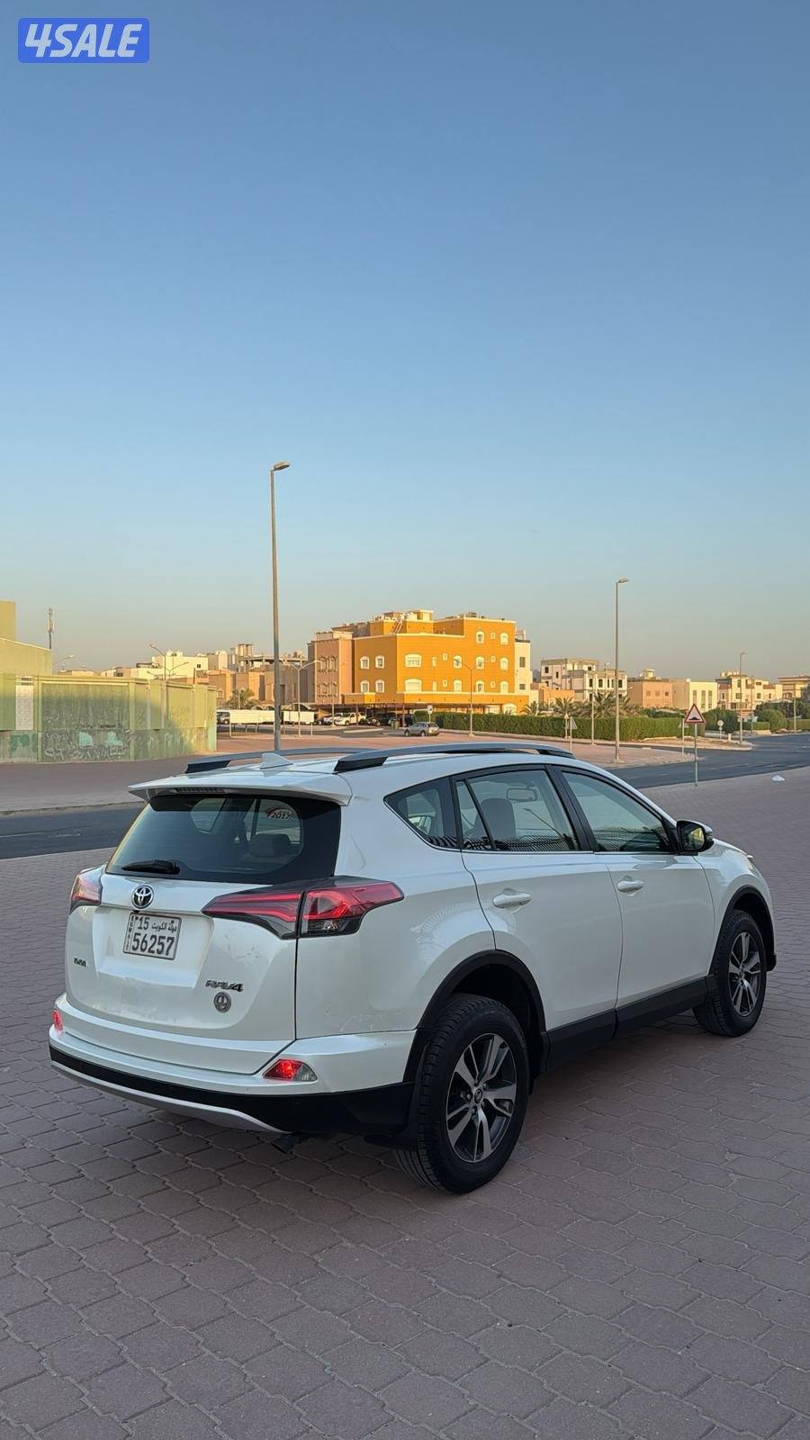 لبيع راف 4 2017 شرط الفحص صبغ الوكاله كامل الموصفات فل ابشن1